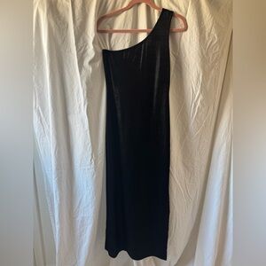 Chic Black One-Shoulder Dress with Texture and Sheen #gothglam